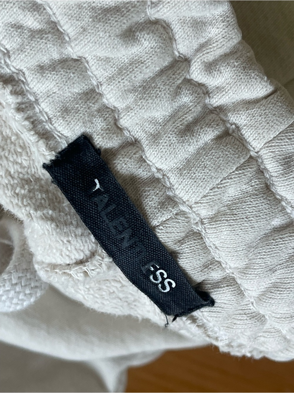 TALENTLESS Off-White Drawstring Joggers - Picture 4 of 6
